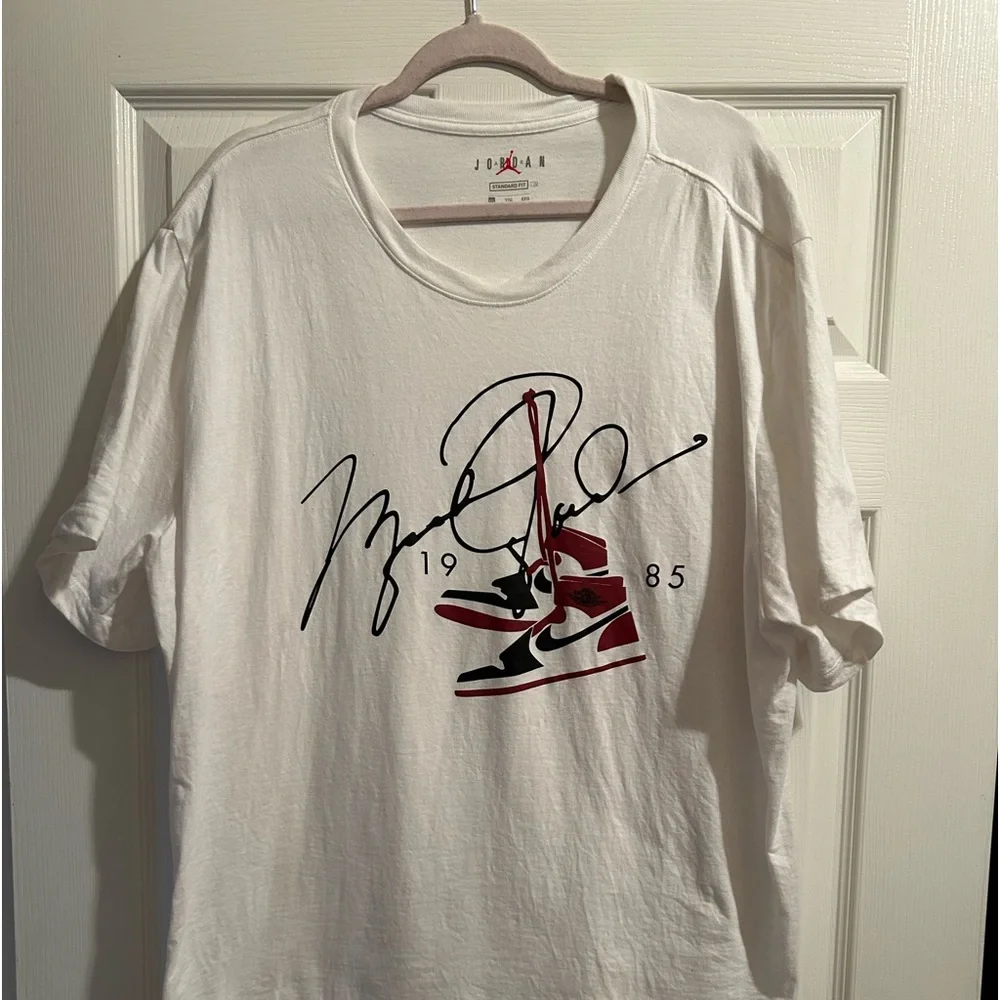 Air Jordan Men's AJ85 Signature Short Sleeve Tee size XXL‎